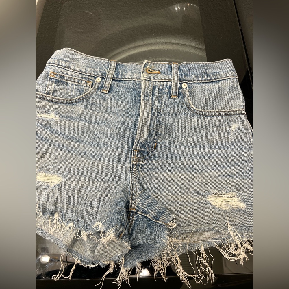 The perfect jeans shorts sizes 26